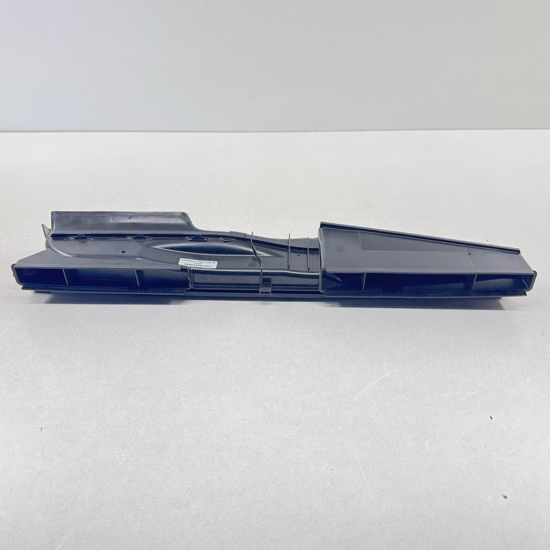 5Q0 129 254 E / 5Q0129254E 22-25 VOLKSWAGEN GOLF R MK8 AIR INTAKE DUCT TUBE GUIDE 5Q0129254E OEM