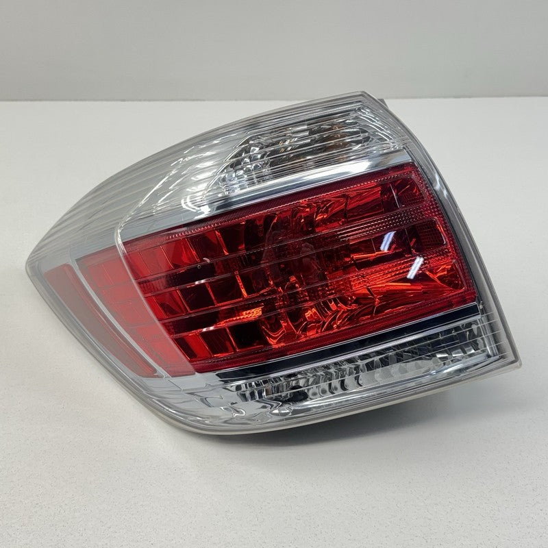 11-13 Toyota Highlander Driver Left Rear Taillight Tail Light Lamp OEM