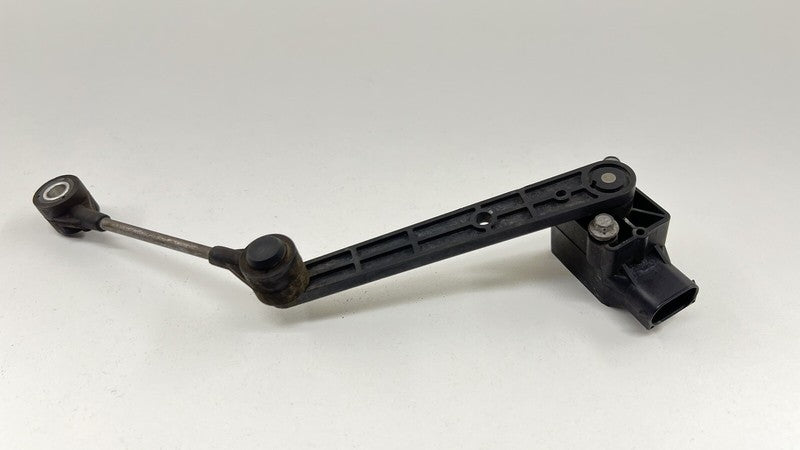 RQH 100030 / RQH100030 07-17 ASTON MARTIN VANTAGE DRIVER LEFT REAR HEADLIGHT HEIGHT LEVEL SENSOR OEM