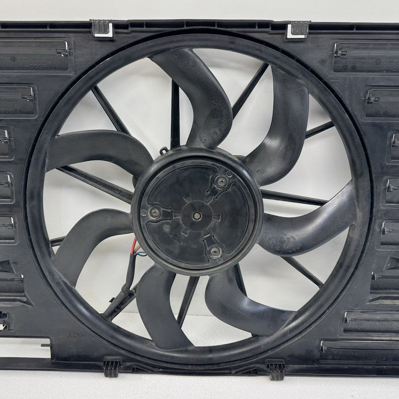 18-25 Audi A4 A5 S4 S5 Engine Radiator Cooling Fan Motor Shroud Assemb