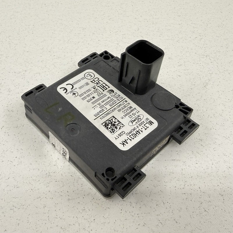 ML3T 14H031 AK / ML3T14H031AK 24-26 Ford Mustang Rear Blind Spot Radar Sensor Left Or Right ML3T-14H031-AK OEM