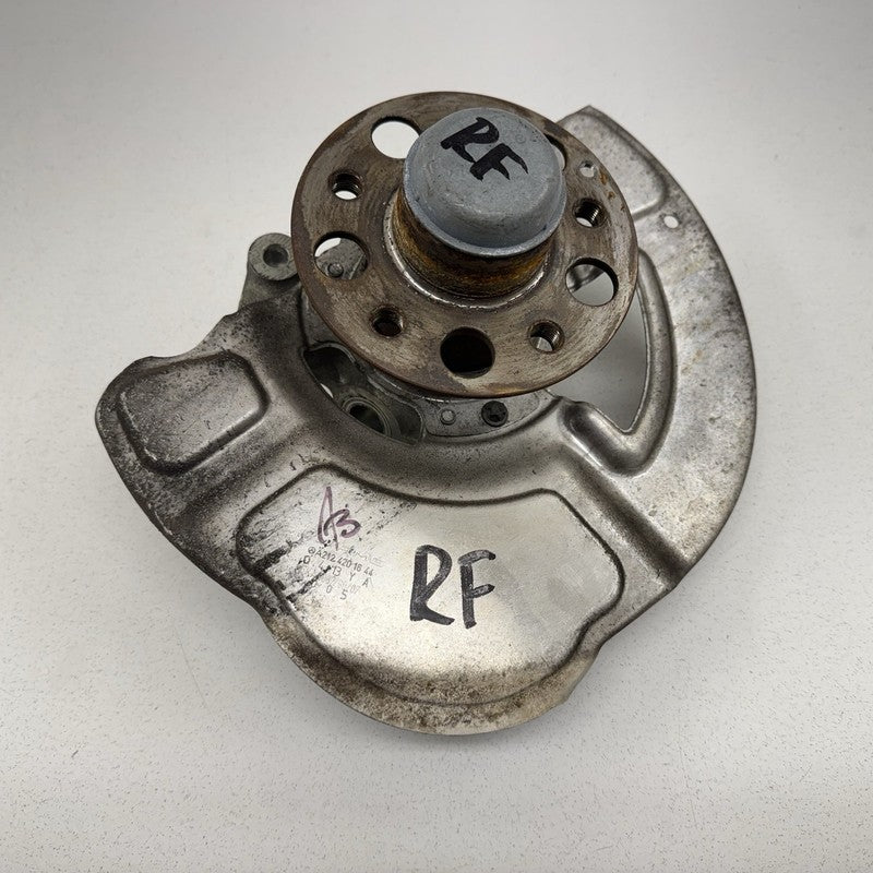 12-18 Mercedes W218 CLS550 RWD Right Front Spindle Knuckle Hub Wheel B