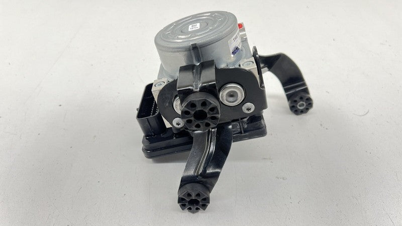 8 096 587 / 8096587 BMW F80 F82 F83 F87 ABS Brake Pump Anti Lock DSC Dynamic Stability Control OEM