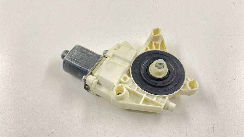0130822505 / 0 130 822 505 10-13 MERCEDES BENZ W212 E CLASS LEFT REAR DOOR WINDOW REGULATOR MOTOR OEM