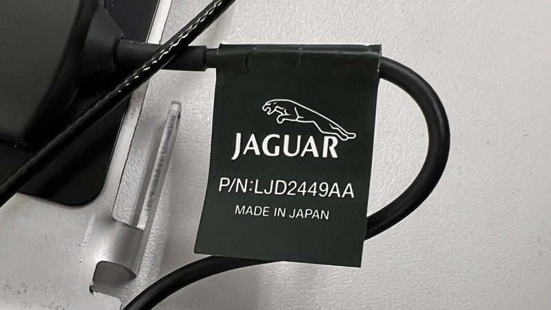 8G43-19C089-AB / 8G43 19C089 AB / 8G4319C089AB 07-10 ASTON MARTIN VANTAGE NAVIGATION RADIO GPS ANTENNA MODULE OEM