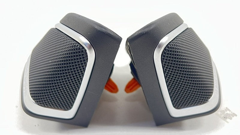 A 218 720 02 48 0248 / A2187200248 / 2187200248 12-18 MERCEDES CLS550 HARMAN KARDON DOOR PANEL CORNER TWEETER SPEAKER PA