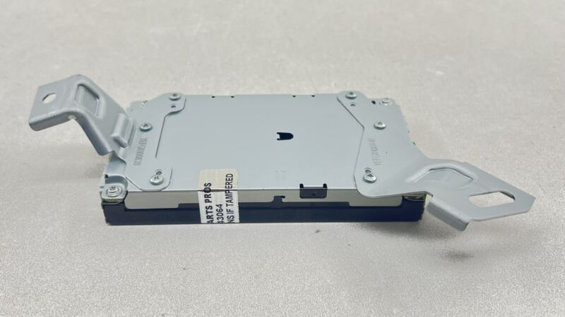 8A580-T20-A11 / 8A580 T20 A11 / 8A580T20A11 24-25 ACURA INTEGRA TYPE S RADIO AUDIO TUNER CONTROL MODULE 8A580-T20-A11 OE