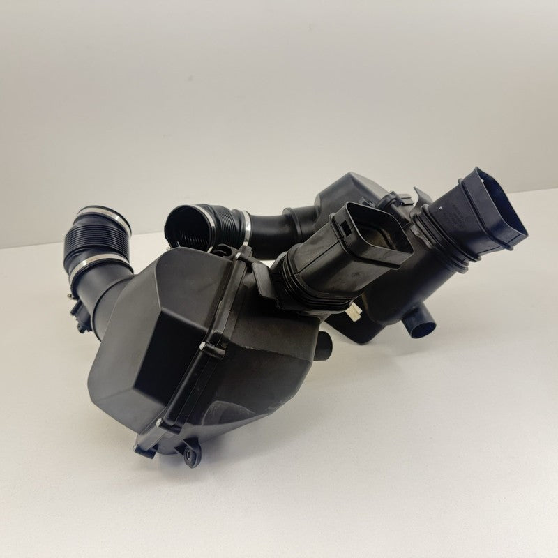 13717843289 BMW F06 F10 F12 F13 M5 M6 S63 Engine Air Filter Cleaner Intake Box Pair OEM