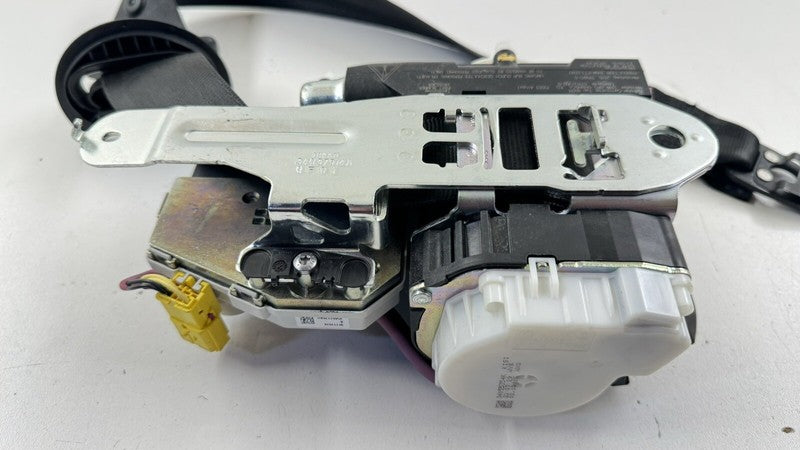 34055366 11-18 AUDI A8 S8 PASSENGER RIGHT FRONT SEATBELT SEAT BELT RETRACTOR OEM