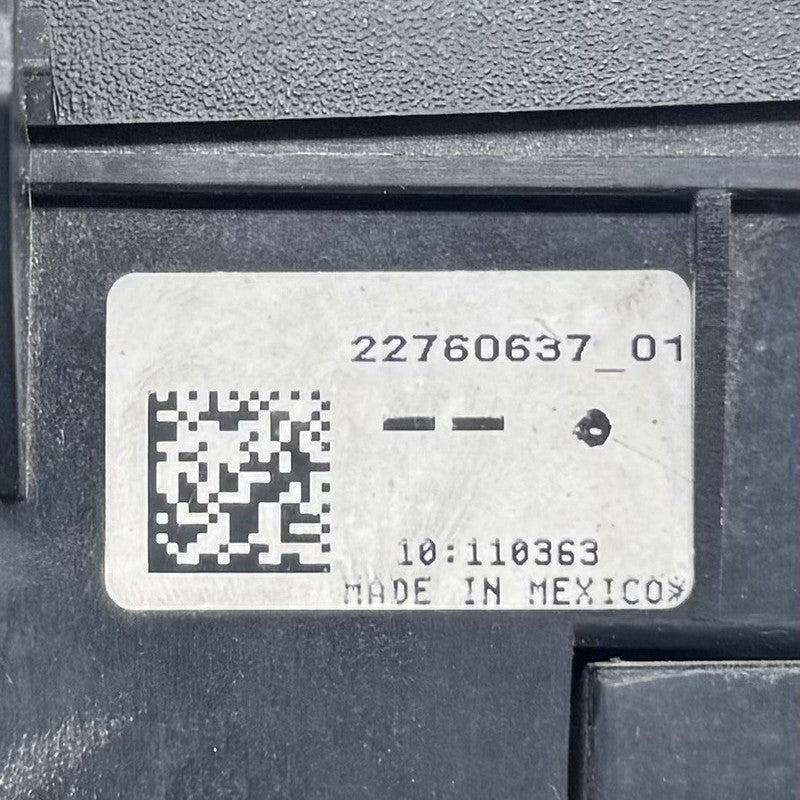 22760637 12-15 Chevrolet Camaro ZL1 Engine Bay Fuse Box Module 22760637 OEM