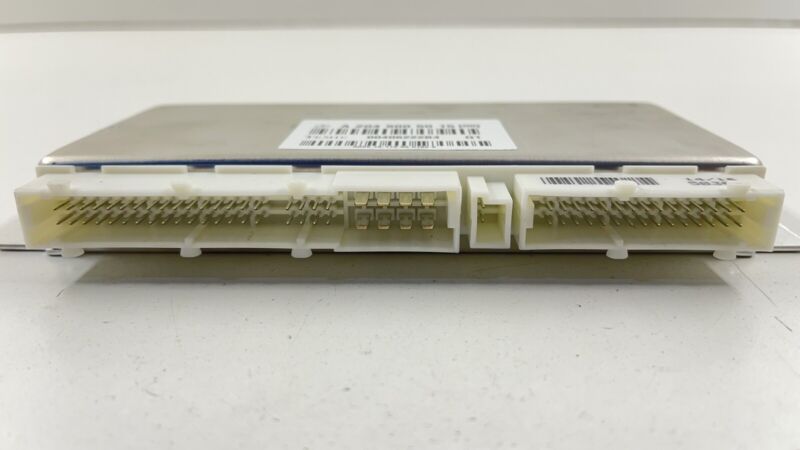 2049005015 / A2049005015 / A 204 900 50 15 5015 14-17 MERCEDES E550 W207 ADAPTIVE SHOCK SUSPENSION CONTROL MODULE 204900