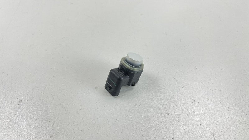 9 173 106 09-15 BMW 7 SERIES F01 F02 REAR BUMPER PARKING SENSOR DISTANCE WHITE 9173106 OEM