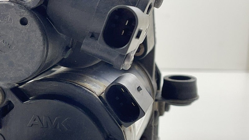 2213200704 / A2213200704 / A 221 320 07 04 0704 07-13 MERCEDES BENZ W221 S550 AIRMATIC AIR SUSPENSION COMPRESSOR PUMP OE