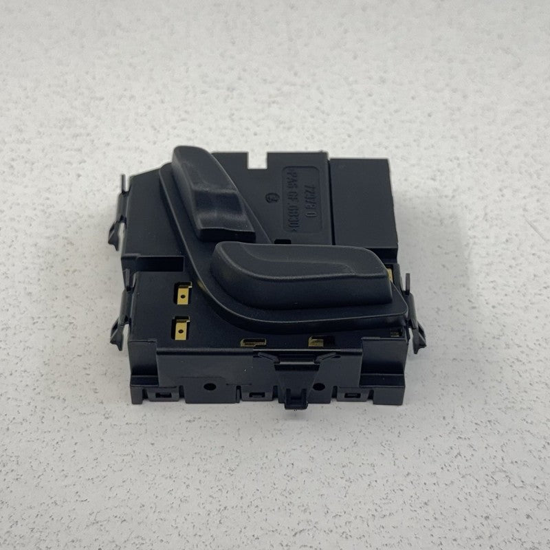 A2048701758 / 204 870 17 58 / 2048701758 08-14 Mercedes W204 C250 Passenger Right Front Seat Control Switch OEM