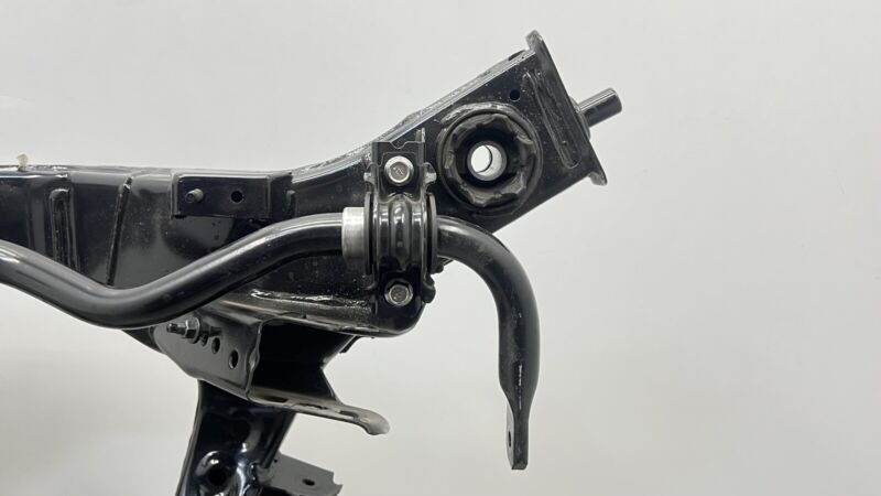  24-25 NISSAN Z NISMO REAR SUBFRAME CROSSMEMBER CRADLE WITH SWAY BAR OEM