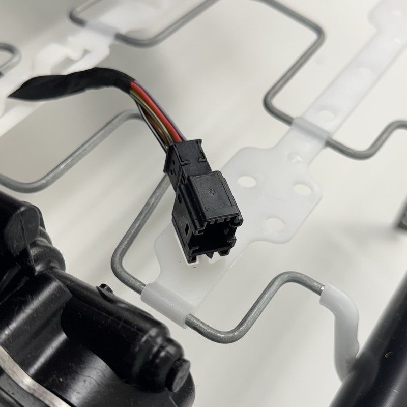 HX864000 BMW M2 M4 F82 F87 Right Front Lower Bottom Seat Track Frame Rail W/ Motors OEM