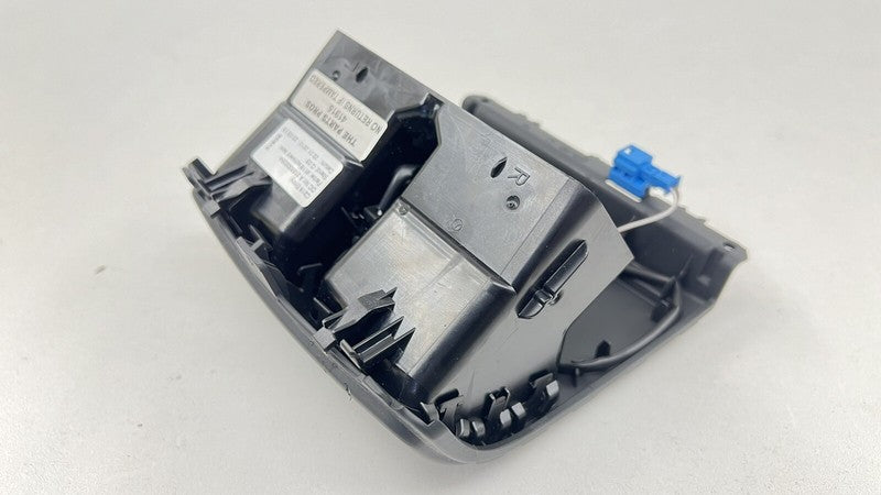 A 218 830 03 54 0354 / A2188300354 / 2188300354 12-18 MERCEDES BENZ CLS550 W218 REAR CENTER CONSOLE AIR VENT GRILLE GRIL