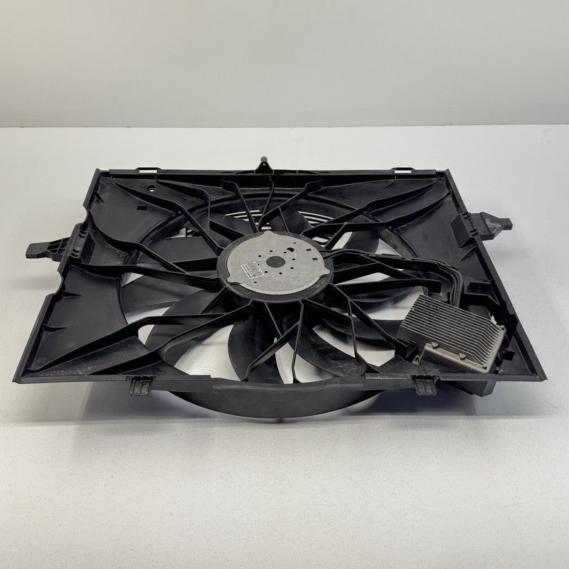 2 282 943 / 2282943 06-10 BMW M5 M6 E60 E63 E64 S85 Cooling Radiator Fan With Shroud Assembly OEM