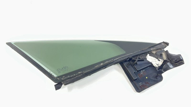 43R-000470 / 43R 000470 / 43R000470 07-17 ASTON MARTIN VANTAGE RIGHT FRONT DOOR CORNER VENT GLASS WINDOW OEM