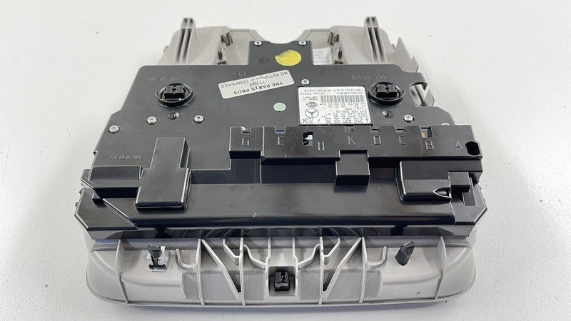 2168205226 / A2168205226 / A 216 820 52 26 5226 07-09 MERCEDES BENZ W221 S550 FRONT OVERHEAD CONSOLE READING LIGHT DOME 