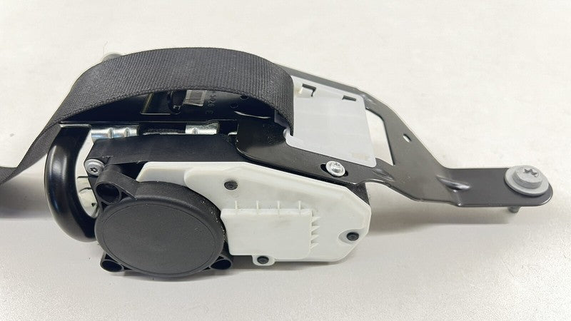 620048200 12-18 MERCEDES BENZ CLS550 W218 LEFT FRONT SEATBELT SEAT BELT RETRACTOR OEM