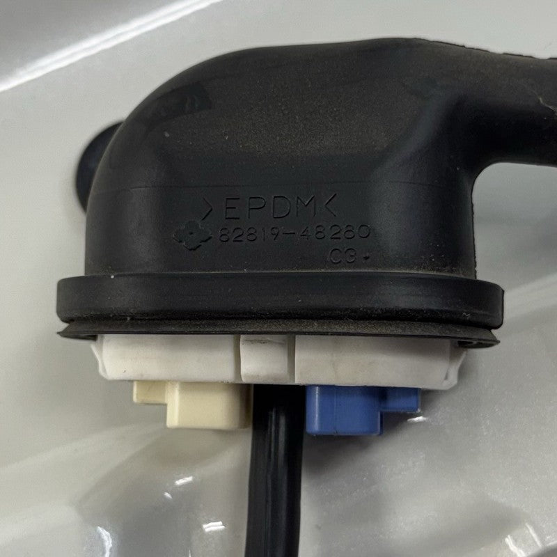 82819-48280 / 82819 48280 / 8281948280 08-13 Toyota Highlander Rear Tailgate Spoiler Wing W/ Third Brake Light OEM