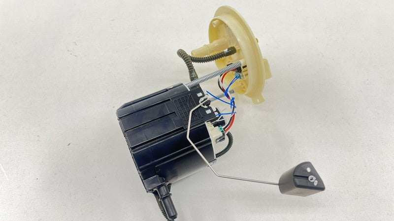 8561 7033 / 85617033 22-24 CADILLAC CT5 V BLACKWING GAS TANK FUEL PUMP SENDING UNIT 85617033 OEM