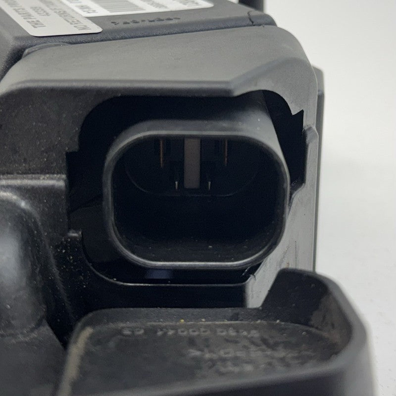 2 282 943 / 2282943 06-10 BMW M5 M6 E60 E63 E64 S85 Cooling Radiator Fan With Shroud Assembly OEM