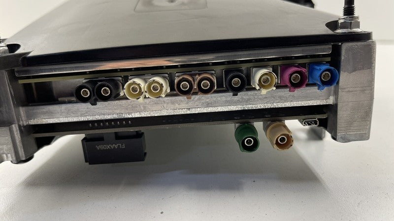 1506277 21-23 TESLA MODEL 3 ENTERTAINMENT MEDIA CONTROL MODULE 1566786-80-C OEM