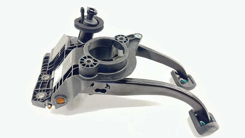 8514 4646 / 85144646 22-24 CADILLAC CT5 V BLACKWING MANUAL TRANS CLUTCH BRAKE PEDAL ASSEMBLY OEM