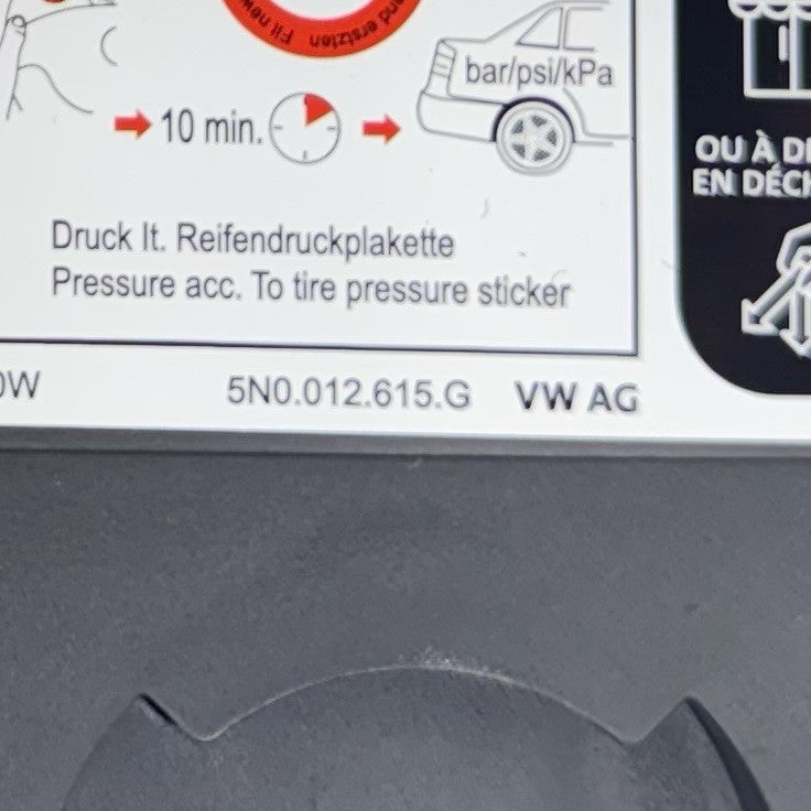 5N0.012.615.G / 5N0-012-615-G / 5N0 012 615 G / 5N0012615G 22-25 VOLKSWAGEN GOLF R MK8 EMERGENCY WHEEL CAR JACK TOOL SET