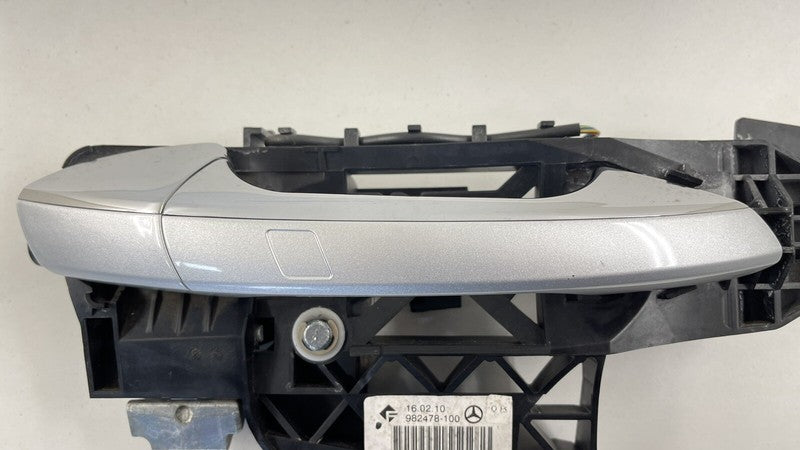 2217600834 / A2217600834 / A 221 760 08 34 0834 07-13 MERCEDES BENZ W221 S CLASS PASSENGER RIGHT REAR EXTERIOR DOOR HAND