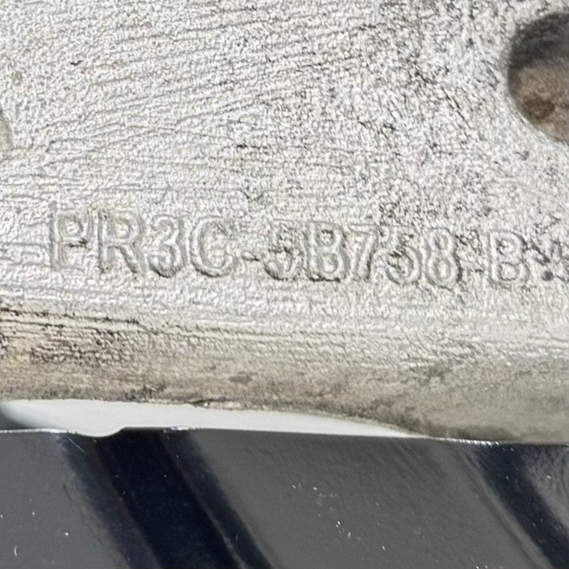 PR3C-5A970-BB / PR3C 5A970 BB / PR3C5A970BB 24-25 FORD MUSTANG GT PASSENGER RIGHT REAR SPINDLE KNUCKLE HUB BEARING OEM
