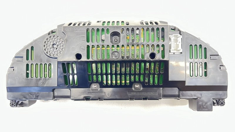 A 218 900 74 02 7402 / A2189007402 / 2189007402 12-14 MERCEDES BENZ CLS550 SPEEDOMETER INSTRUMENT CLUSTER GAUGE 58K MILE