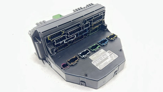 A 212 900 61 12 6112 / A2129006112 / 2129006112 12-14 MERCEDES BENZ CLS550 W218 FRONT SAM FUSE RELAY JUNCTION BOX SAM MO