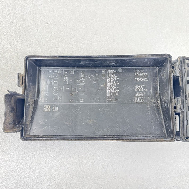 22760637 12-15 Chevrolet Camaro ZL1 Engine Bay Fuse Box Module 22760637 OEM