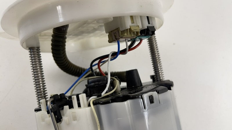 13584281 10-15 CHEVROLET CAMARO SS GAS TANK FUEL PUMP SENDING UNIT DELIVERY 13584281 OEM