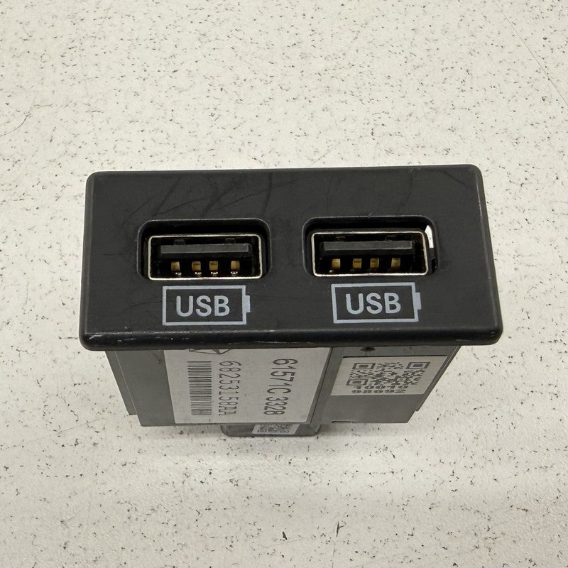 15-23 Dodge Charger Rear Center Console Dual USB Port Charge Port 6825