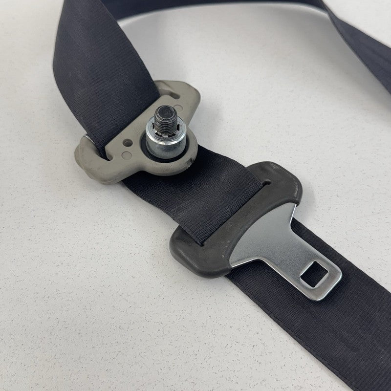 81450-TK8-A013-M1 / 81450 TK8 A013 M1 / 81450TK8A013M1 11-17 Honda Odyssey Passenger Right Front Seatbelt Seat Belt Retr