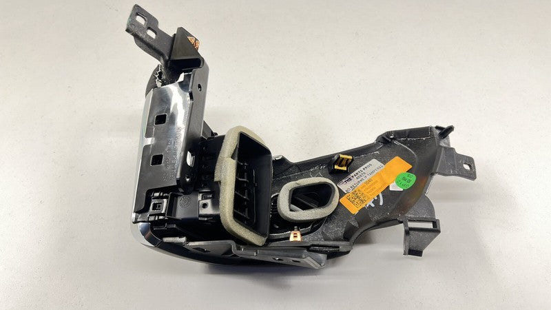 8489 3040 / 84893040 22-24 CADILLAC CT4 V BLACKWING LEFT DASH AC AIR VENT GRILLE W/ COVER TRIM OEM