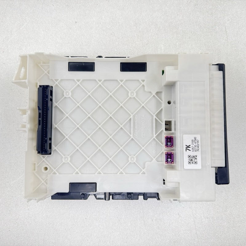 82730-47580 / 82730 47580 / 8273047580 23-25 TOYOTA PRIUS MULTIPLEX NETWORK MODULE & FUSE RELAY JUNCTION BOX MODULE OEM