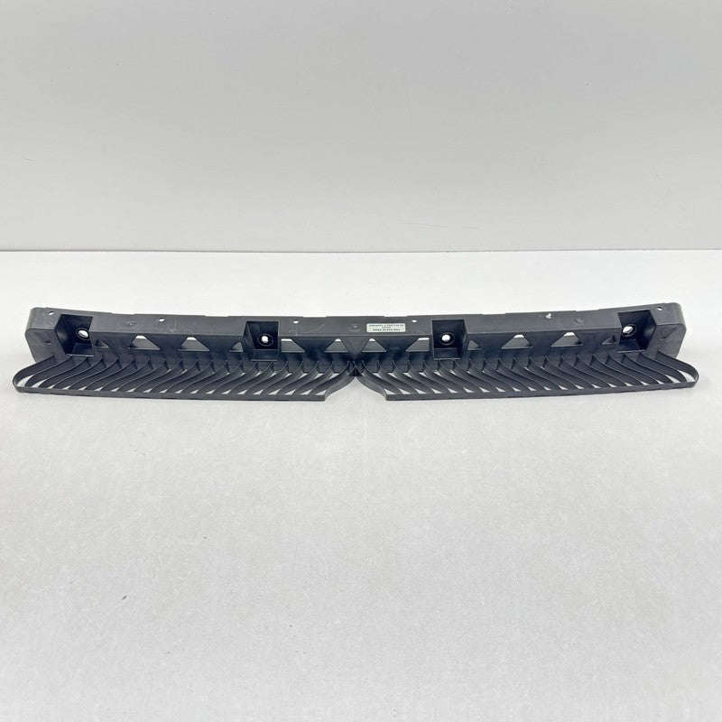 5H6-807-863 / 5H6.807.863 / 5H6 807 863 / 5H6807863 22-25 VOLKSWAGEN GOLF R MK8 REAR CENTER BUMPER BRACKET SUPPORT MOUNT