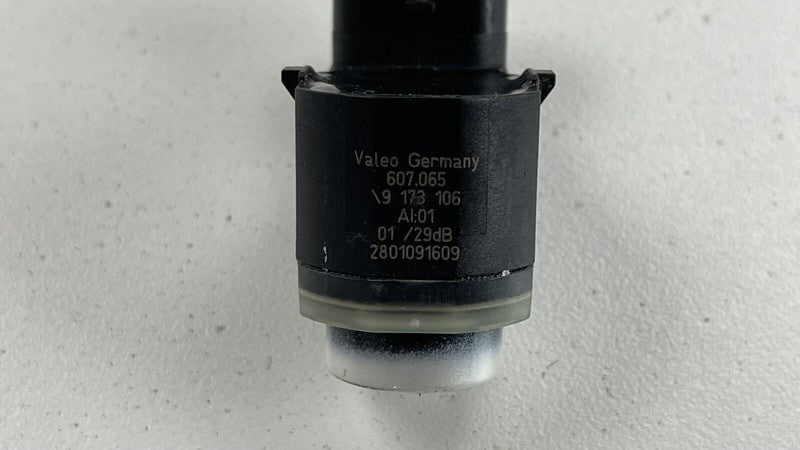 9 173 106 09-15 BMW 7 SERIES F01 F02 REAR BUMPER PARKING SENSOR DISTANCE WHITE 9173106 OEM