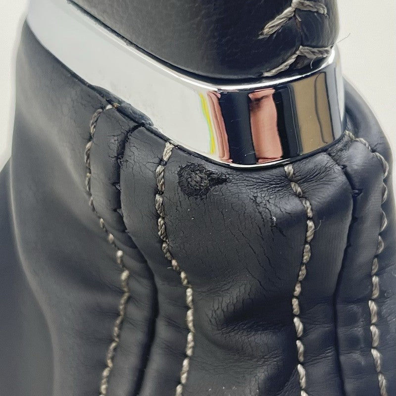 10-15 CHEVROLET CAMARO SS CENTER CONSOLE MANUAL SHIFT BOOT WITH SHIFT KNOB OEM