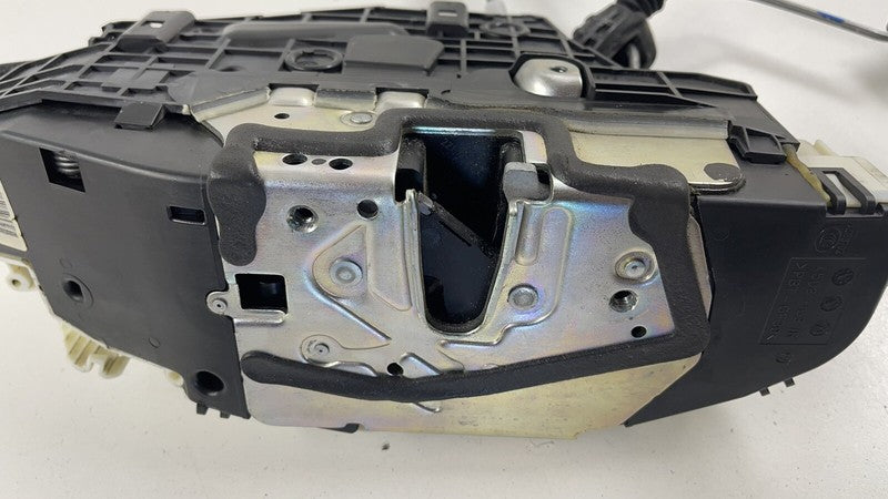 2217201635 / A2217201635 / A 221 720 16 35 1635 07-13 MERCEDES W221 S CLASS PASSENGER RIGHT FRONT DOOR LOCK LATCH ACTUAT