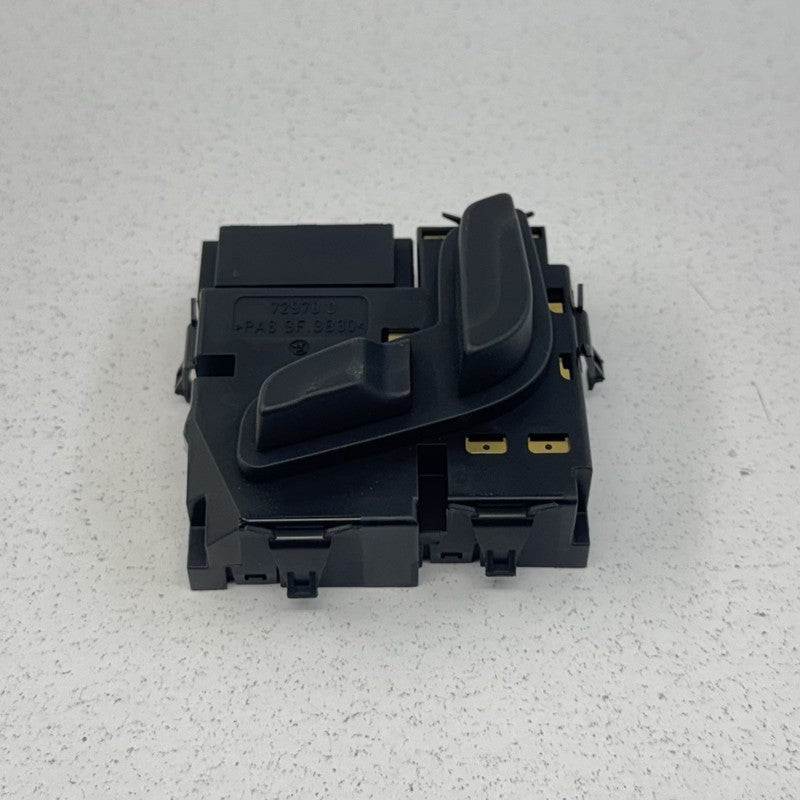 A2048701758 / 204 870 17 58 / 2048701758 08-14 Mercedes W204 C250 Passenger Right Front Seat Control Switch OEM