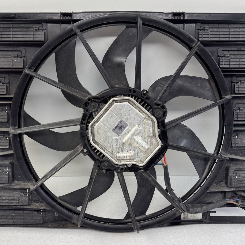 18-25 Audi A4 A5 S4 S5 Engine Radiator Cooling Fan Motor Shroud Assemb