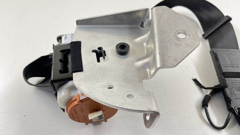 427 857 776 / 427857776 11-15 AUDI R8 SPYDER PASSENGER RIGHT FRONT SEATBELT SEAT BELT RETRACTOR OEM