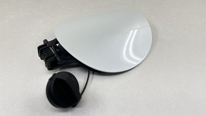 78830-6GP0A / 78830 6GP0A / 788306GP0A 22-25 NISSAN Z FUEL TANK GAS CAP DOOR LID COVER WHITE 78830-6GP0A OEM