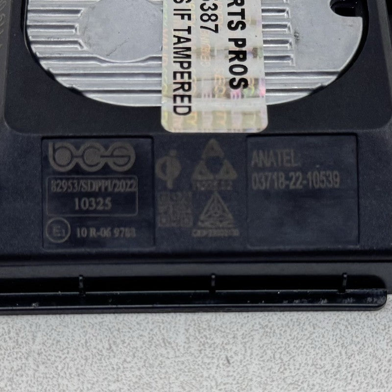 5NA-980-611-A / 5NA.980.611.A / 5NA 980 611 A / 5NA980611A 22-25 VOLKSWAGEN GOLF R MK8 CENTER CONSOLE WIRELESS CHARGE PH